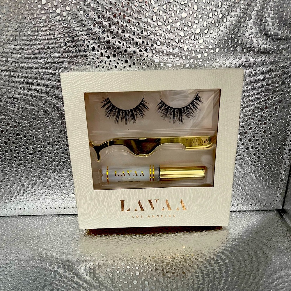 Lavaa Lashes with Lash Glue